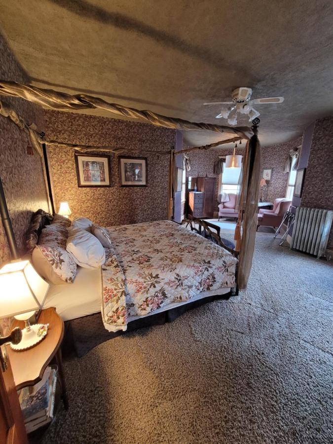 Ruby Manor Bed & Breakfast Gananoque Exterior foto