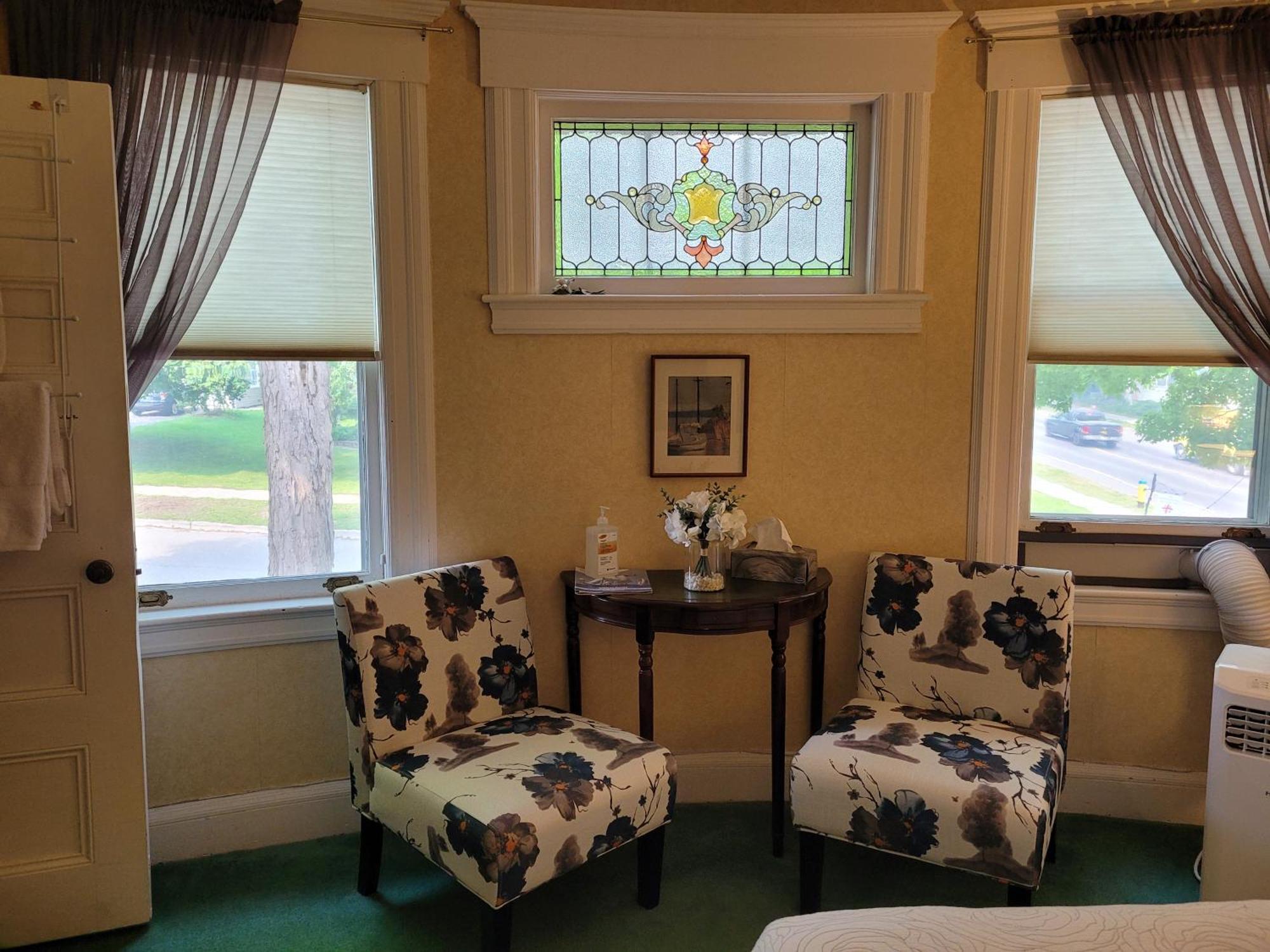 Ruby Manor Bed & Breakfast Gananoque Exterior foto